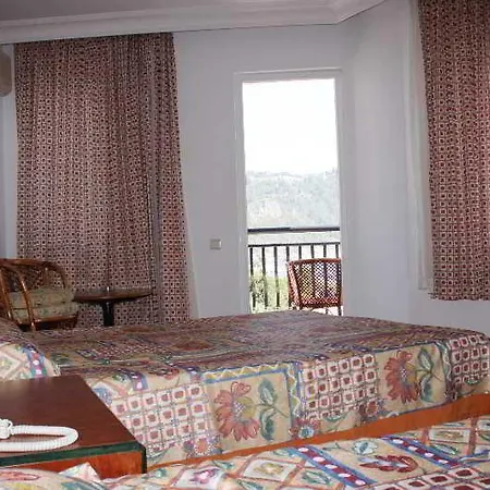 Hotel Aroma 2*